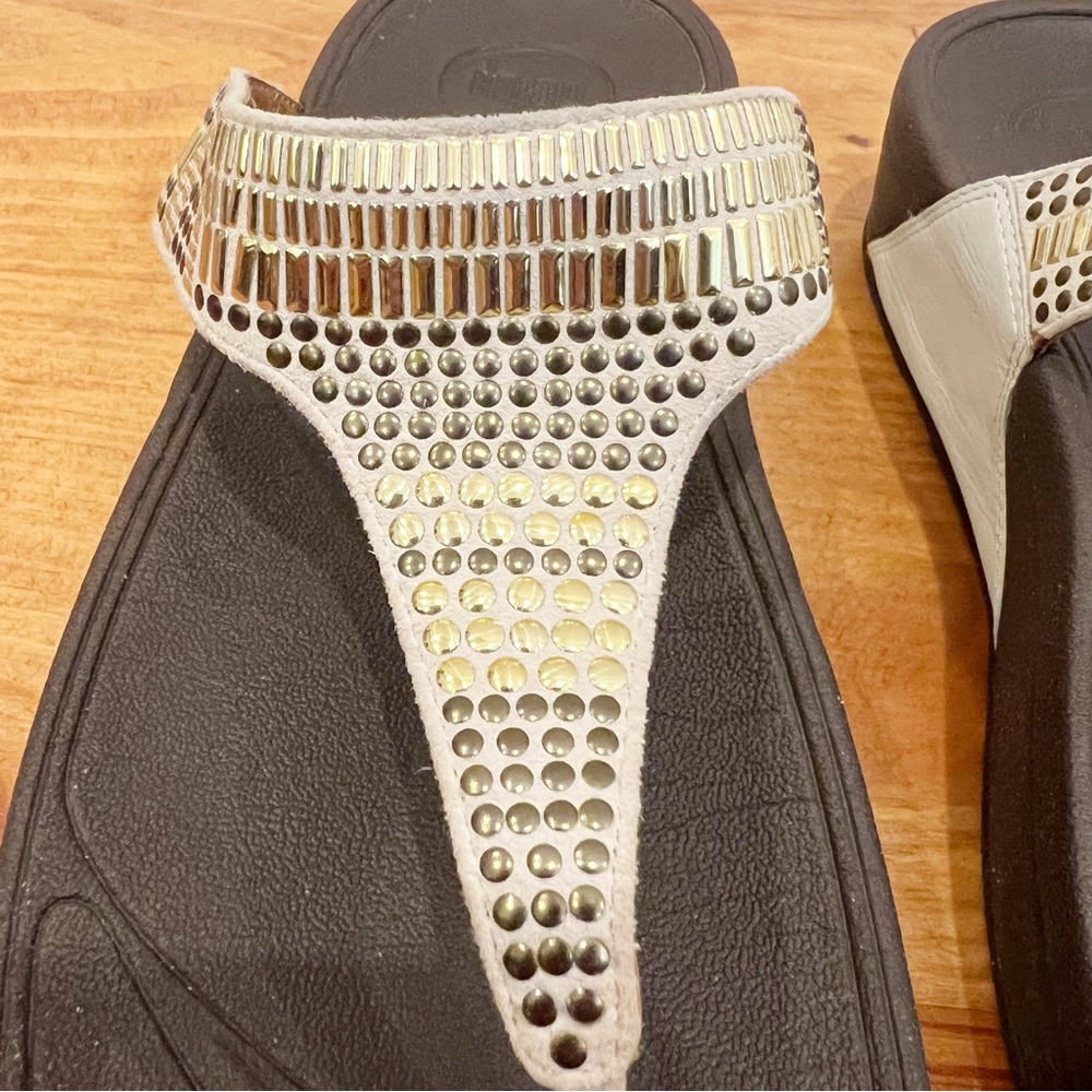 FitFlop Aztec Chada Toe Post Sandals Womens 9 Urban White Studded Comfort - Picture 4 of 12